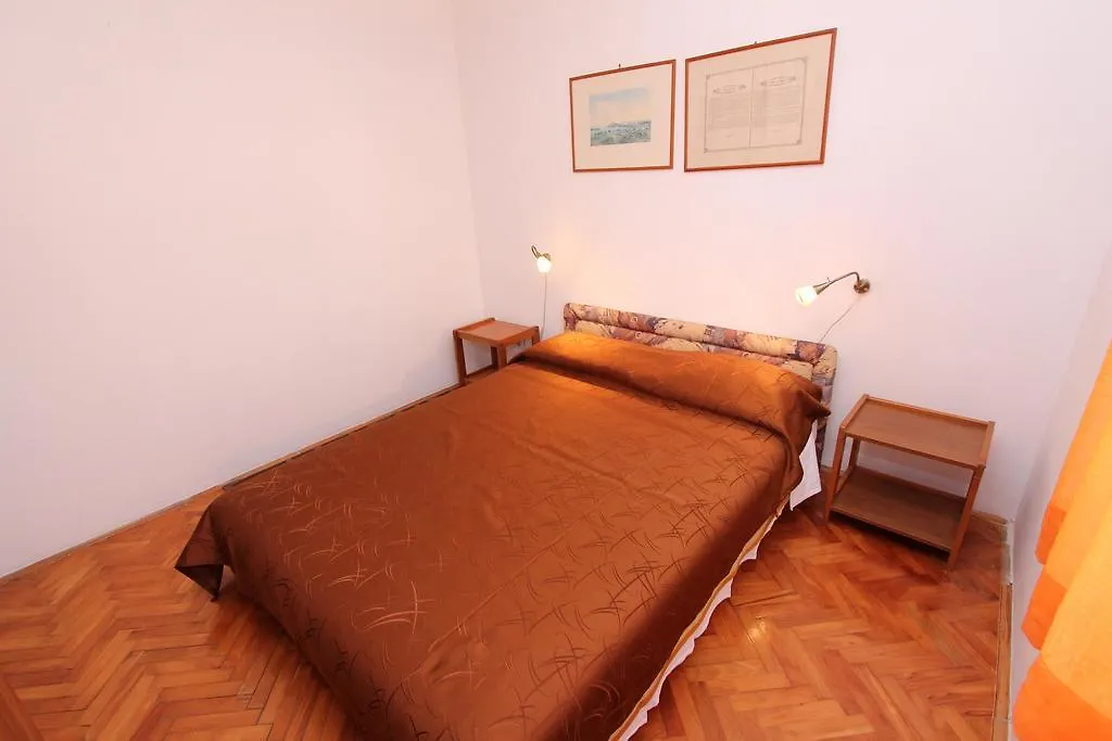 Apartments Sturago ロヴィニ